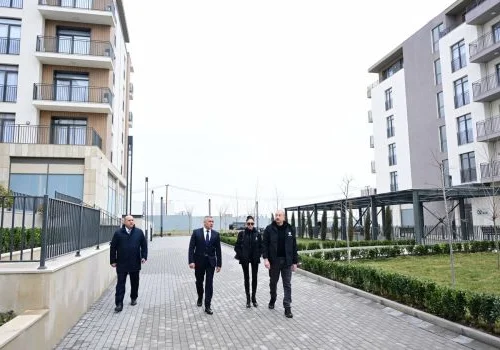 İlham Əliyev &ldquo;Ağdam Residence&rdquo; yaşayış kompleksində yaradılan şəraitlə tanış olub