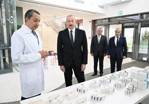 İlham Əliyev dərman preparatları istehsalı m&uuml;əssisəsinin a&ccedil;ılışında iştirak edib