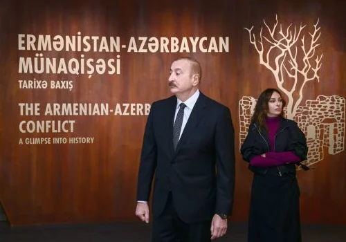 İlham Əliyev və birinci xanım Mehriban Əliyeva Zəfər muzeyinin a&ccedil;ılışında iştirak ediblər