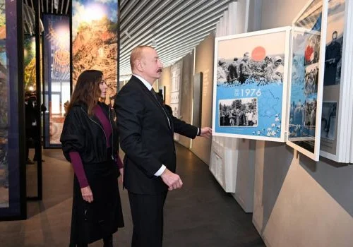 İlham Əliyev və birinci xanım Mehriban Əliyeva Zəfər muzeyinin a&ccedil;ılışında iştirak ediblər