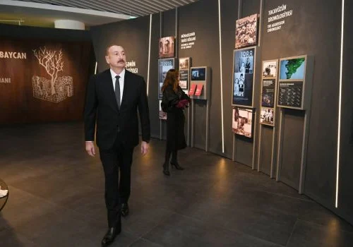 İlham Əliyev və birinci xanım Mehriban Əliyeva Zəfər muzeyinin a&ccedil;ılışında iştirak ediblər