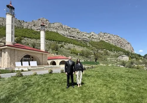 Prezident İlham Əliyev və birinci xanım Mehriban Əliyeva Şuşa rayonunun Daşaltı kənd məscidinin a&ccedil;ılışında iştirak ediblər